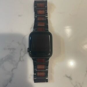 Apple Watch Series 4 (44m)